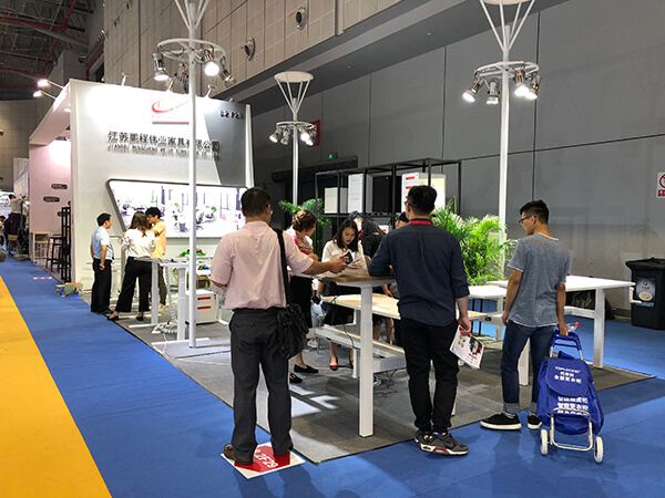 Pengcheng electric height adjustable desk on 2018 CIFF Shanghai Day 2