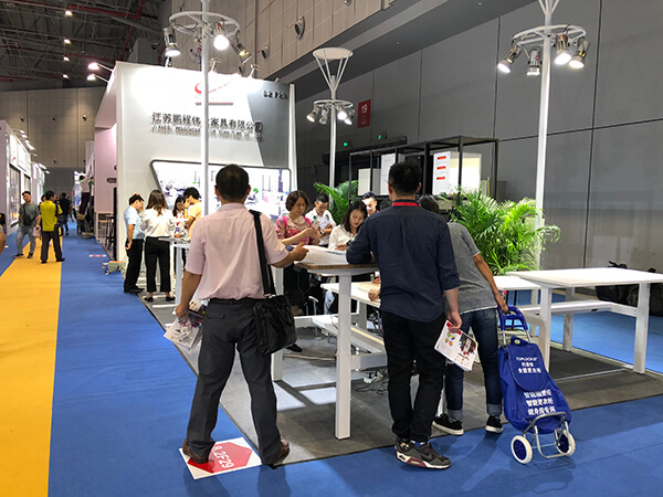 Pengcheng height adjustable desk on 2018 CIFF Shanghai Day 2