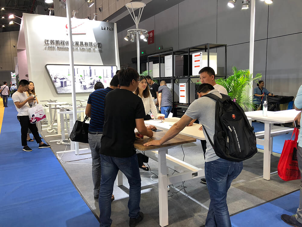 Pengcheng Furniture attracted visitors' 