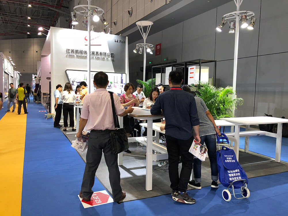 Pengcheng Furniture attracted visitors' attention